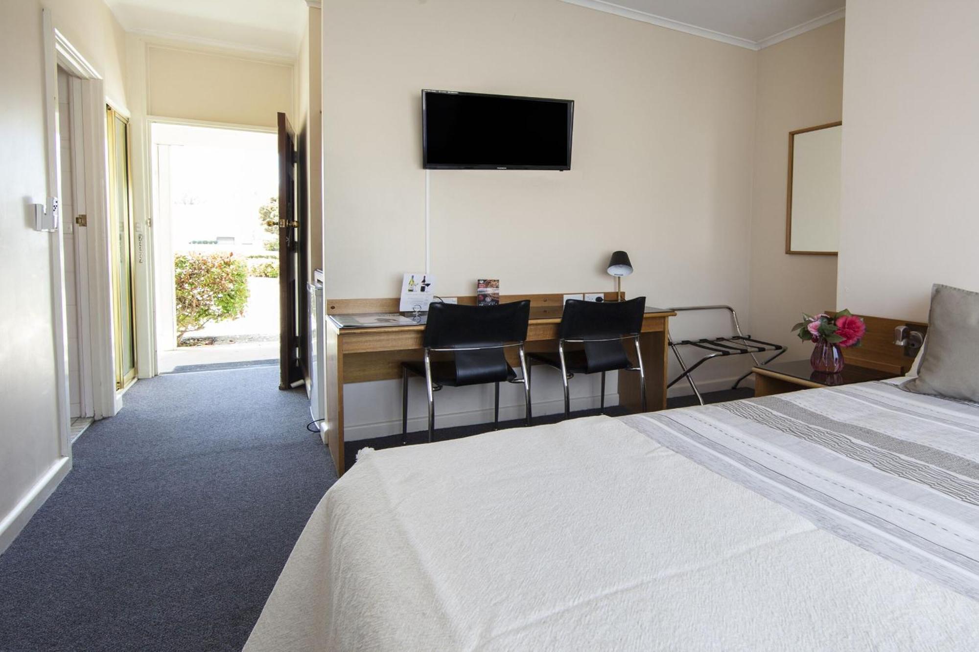 Redhill Cooma Motor Inn Экстерьер фото