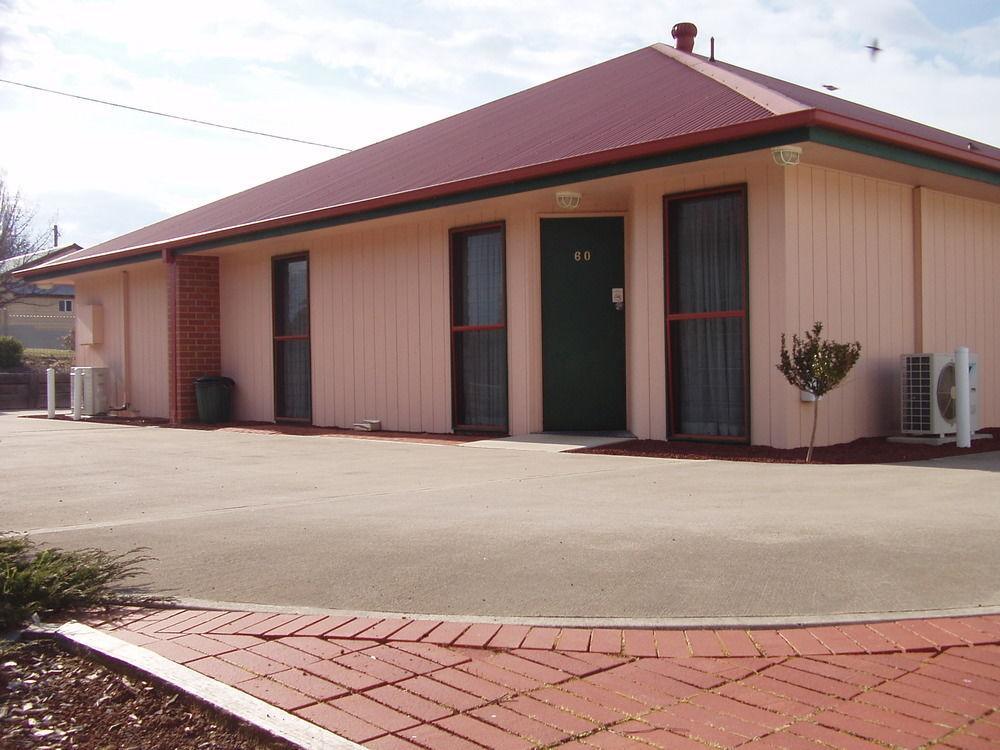 Redhill Cooma Motor Inn Экстерьер фото