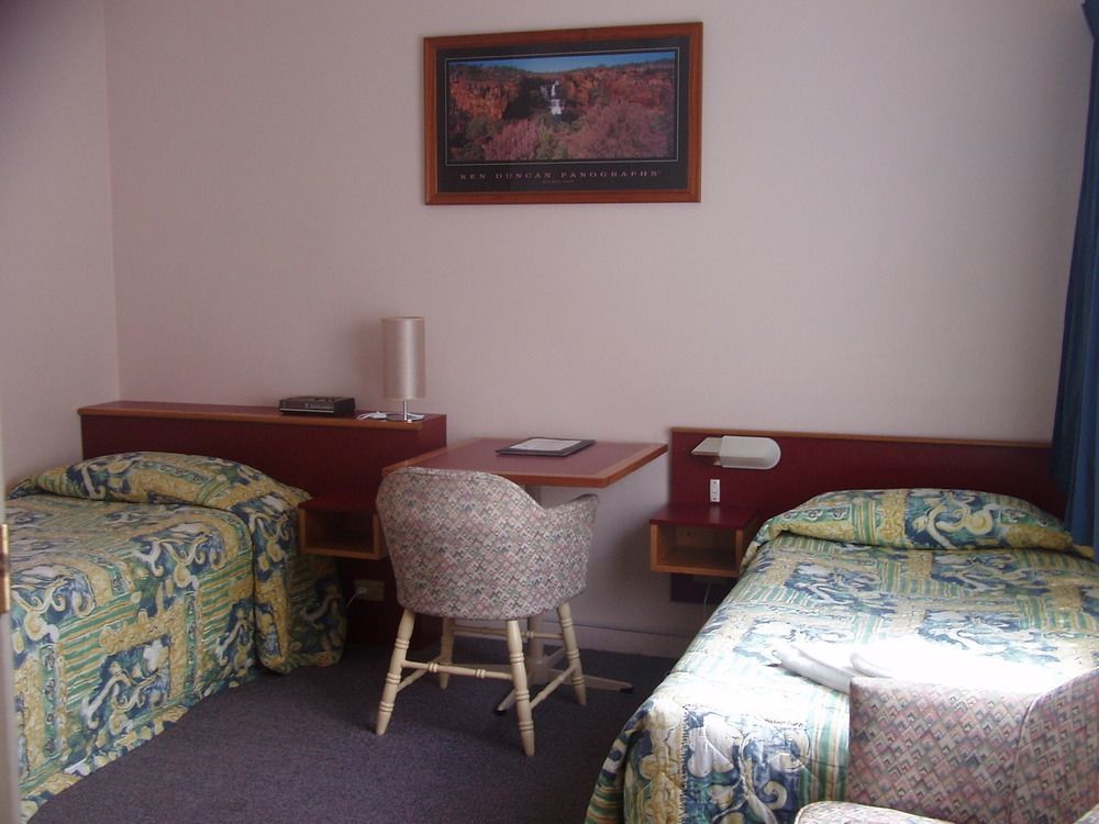 Redhill Cooma Motor Inn Экстерьер фото