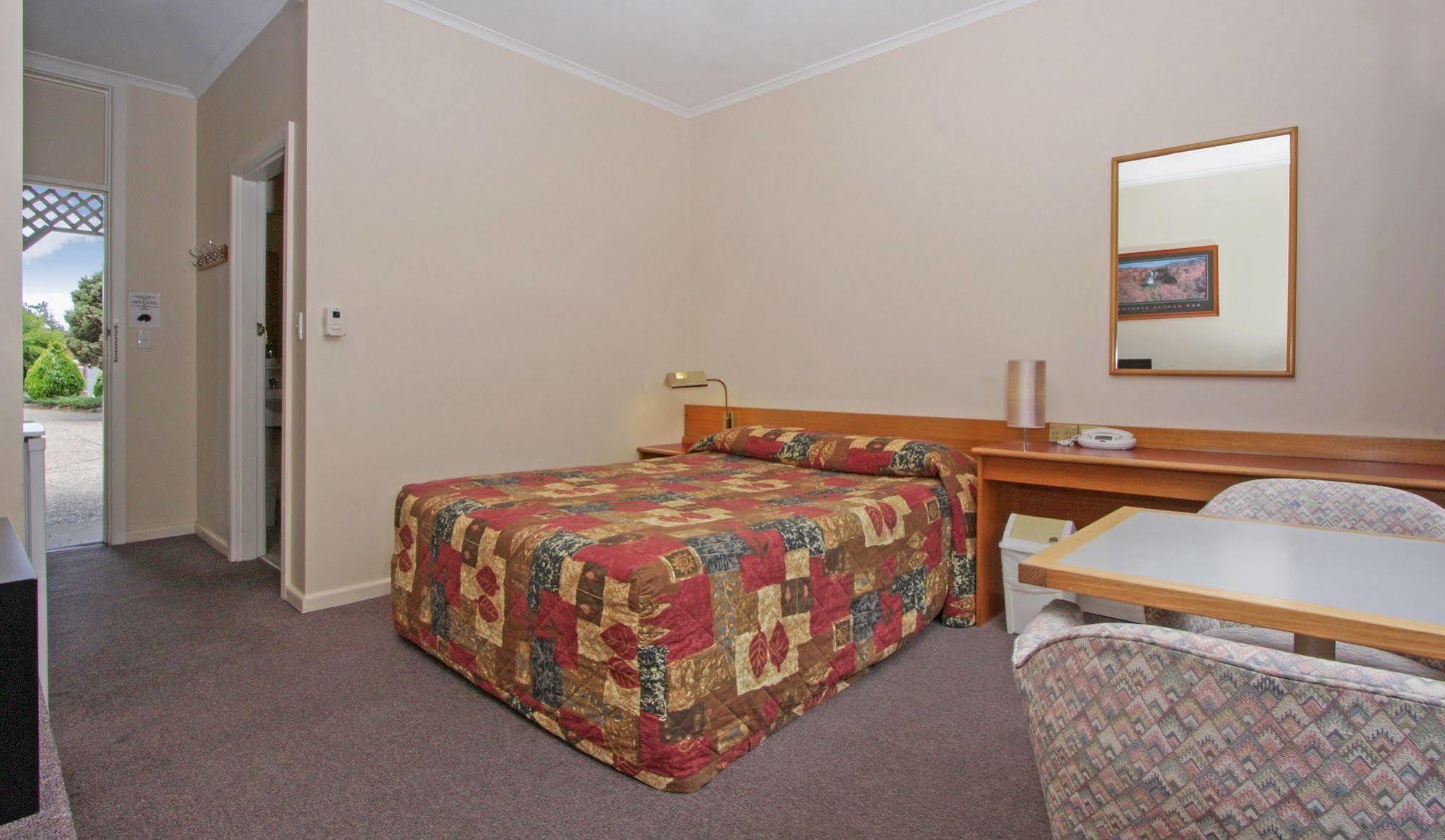Redhill Cooma Motor Inn Экстерьер фото