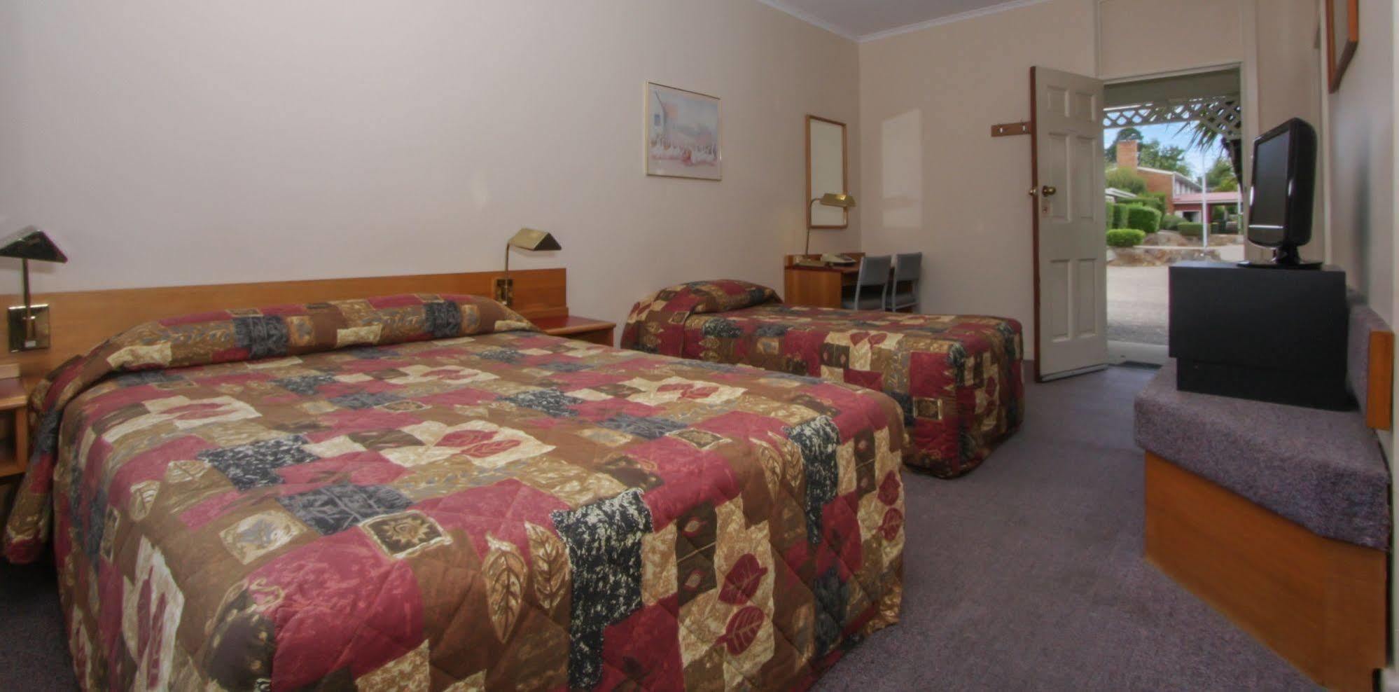 Redhill Cooma Motor Inn Экстерьер фото