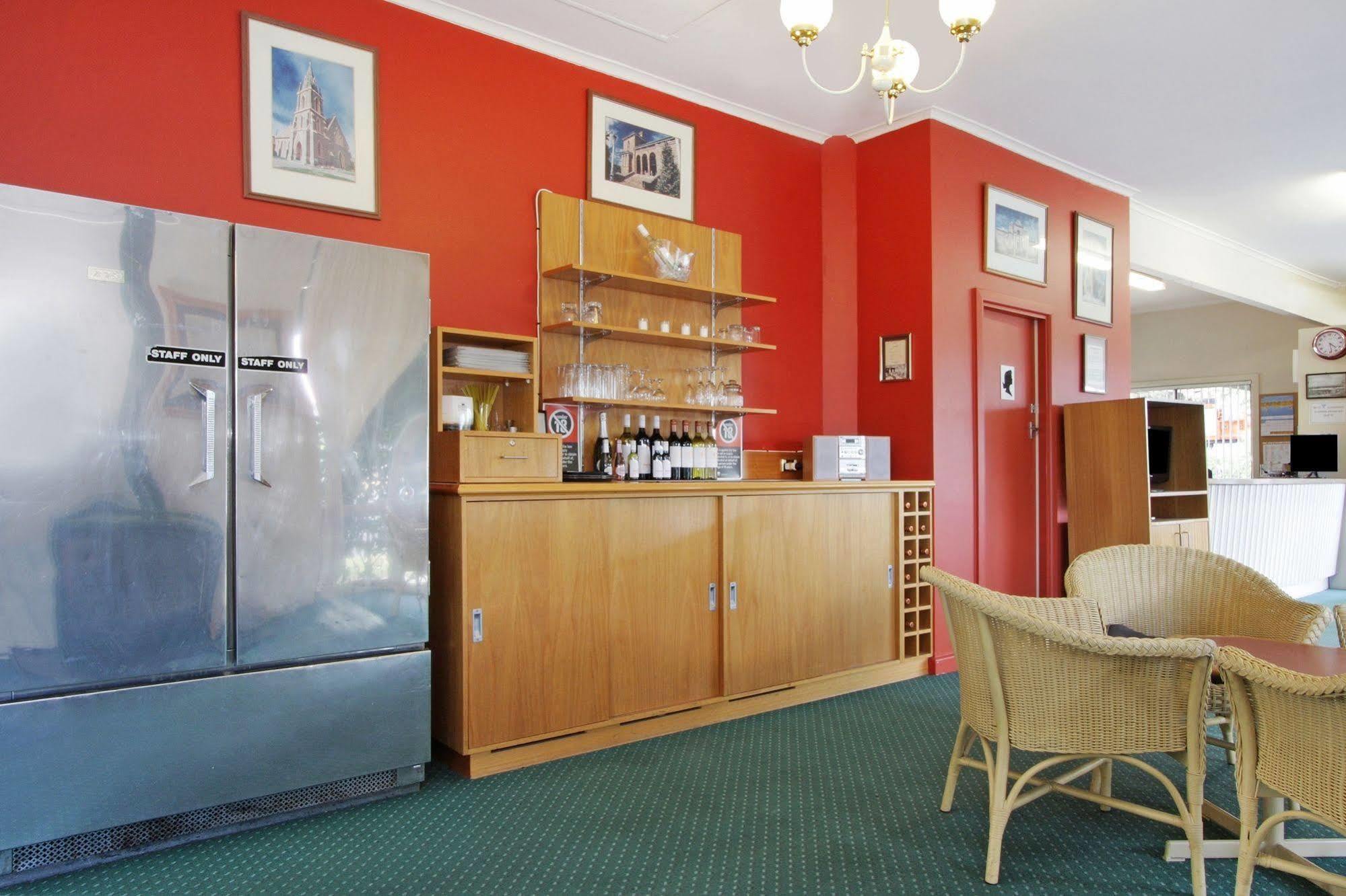 Redhill Cooma Motor Inn Экстерьер фото
