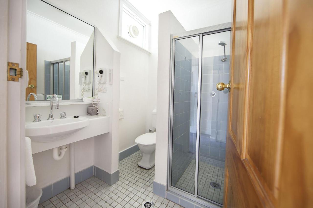 Redhill Cooma Motor Inn Экстерьер фото