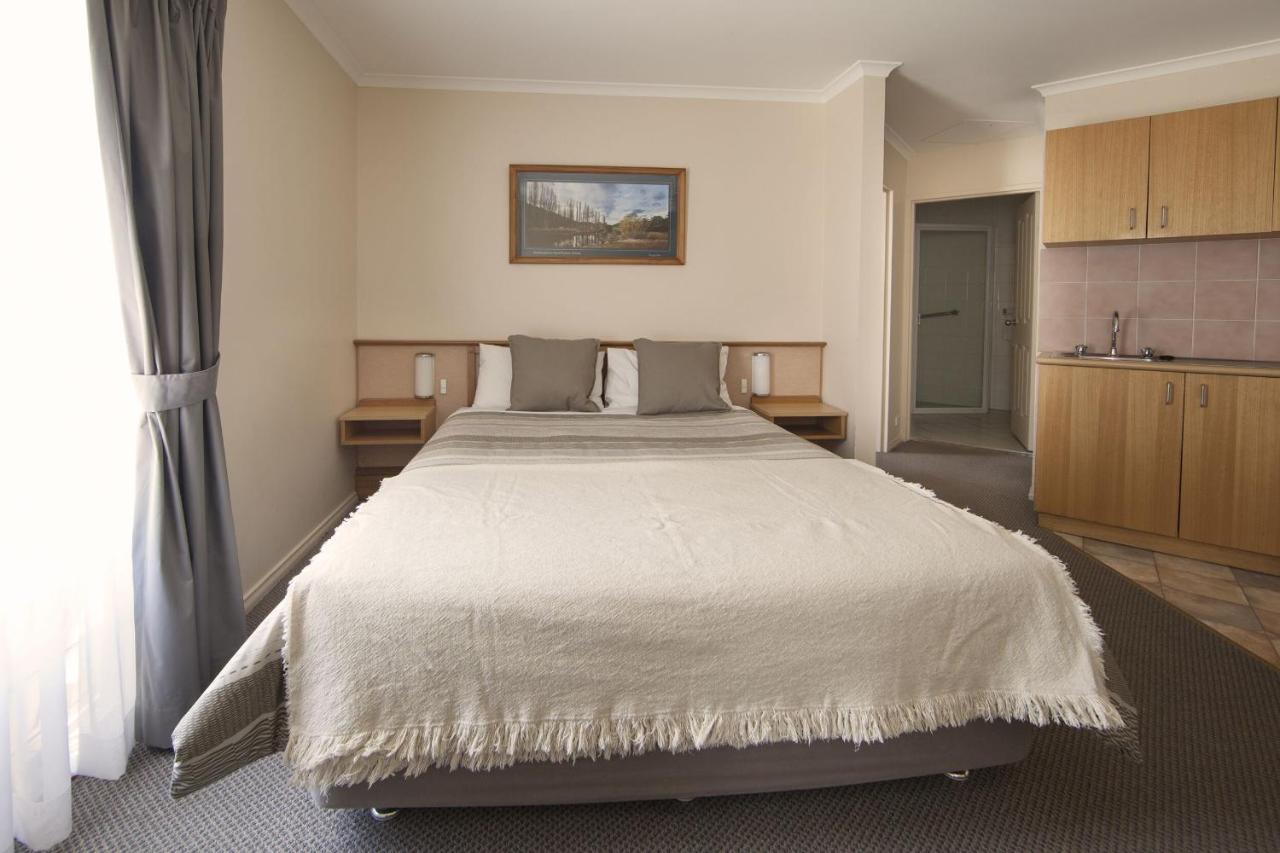 Redhill Cooma Motor Inn Экстерьер фото
